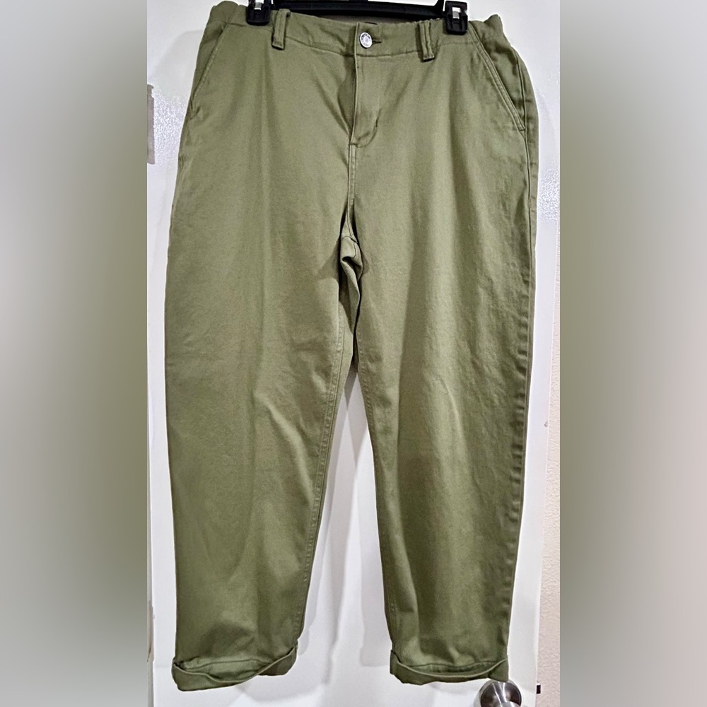 Woman’s Gap Olive Green Pants